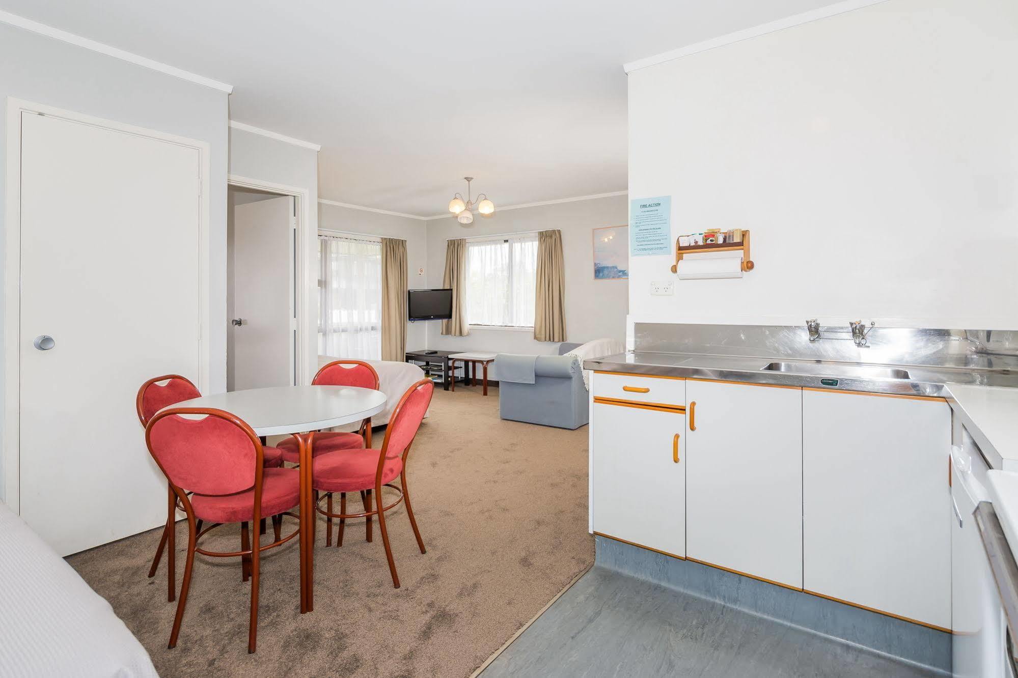 Takapuna International Motor Lodge Оукланд Екстериор снимка